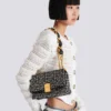 1945 Soft Kleine Tasche aus Canvas mit Monogramm 1945 Soft Kleine Tasche aus Canvas mit Monogramm
