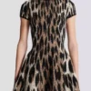 A-Linien-Kleid aus Jacquard mit Leopardenmuster A-Linien-Kleid aus Jacquard mit Leopardenmuster