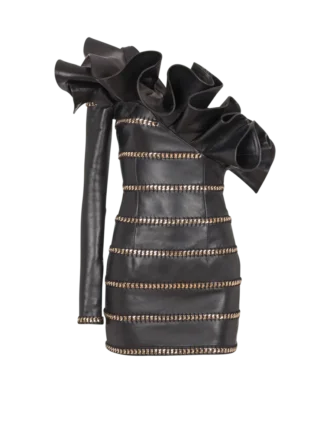 Asymmetrisches, figurbetontes Lederkleid mit Ketten
