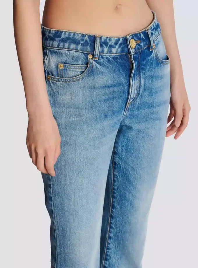 Ausgestellte Jeans Ausgestellte Jeans