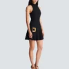 Ausgestelltes Grain-de-Poudre-Kleid mit Gürtel Ausgestelltes Grain-de-Poudre-Kleid mit Gürtel