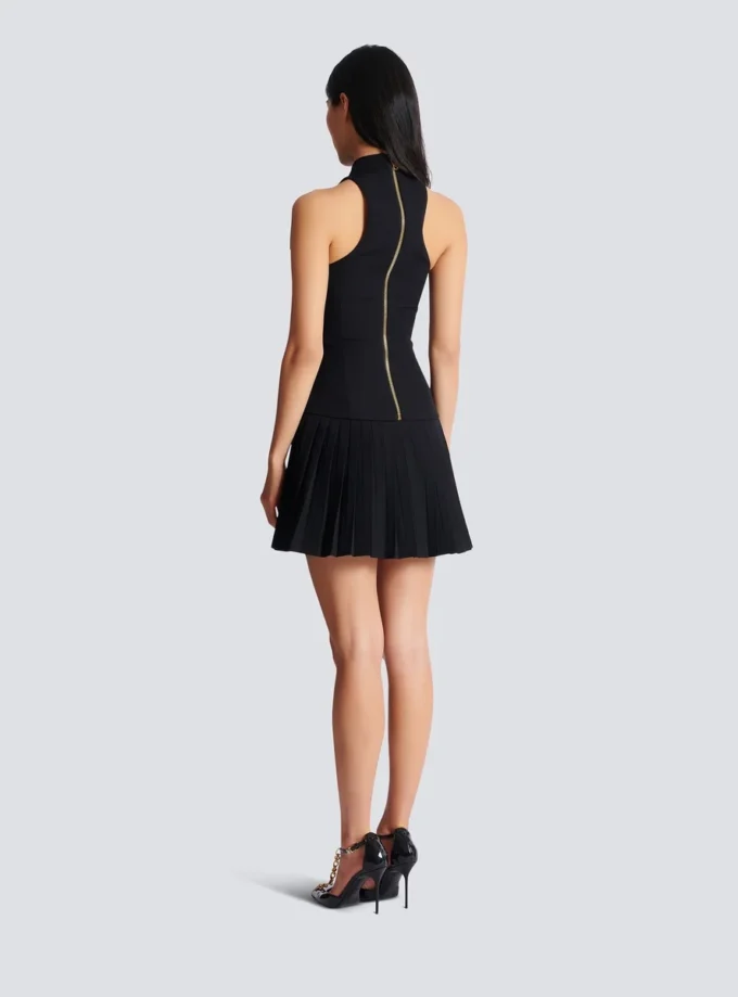 Ausgestelltes Grain-de-Poudre-Kleid mit Gürtel Ausgestelltes Grain-de-Poudre-Kleid mit Gürtel