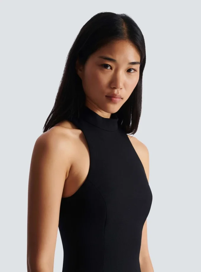 Ausgestelltes Grain-de-Poudre-Kleid mit Gürtel Ausgestelltes Grain-de-Poudre-Kleid mit Gürtel