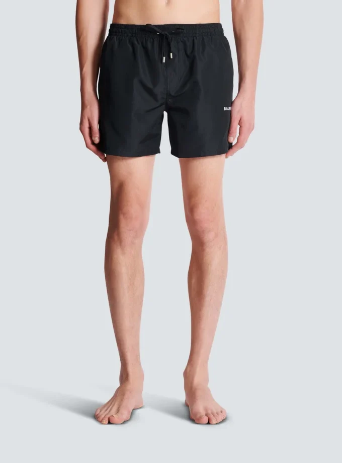 Bademode mit Balmain-Logo