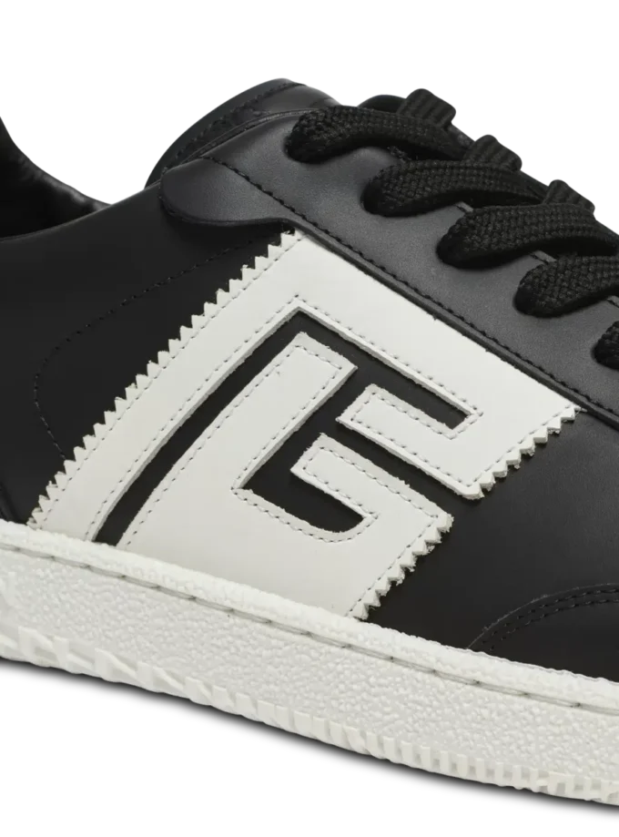 Balmain Swan Sneakers aus Kalbsleder Balmain Swan Sneakers aus Kalbsleder