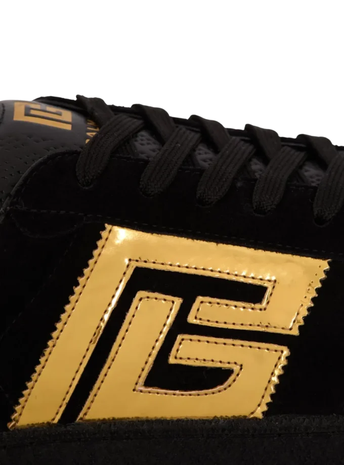 Balmain Swan Sneakers aus Wildleder und Lackleder Balmain Swan Sneakers aus Wildleder und Lackleder
