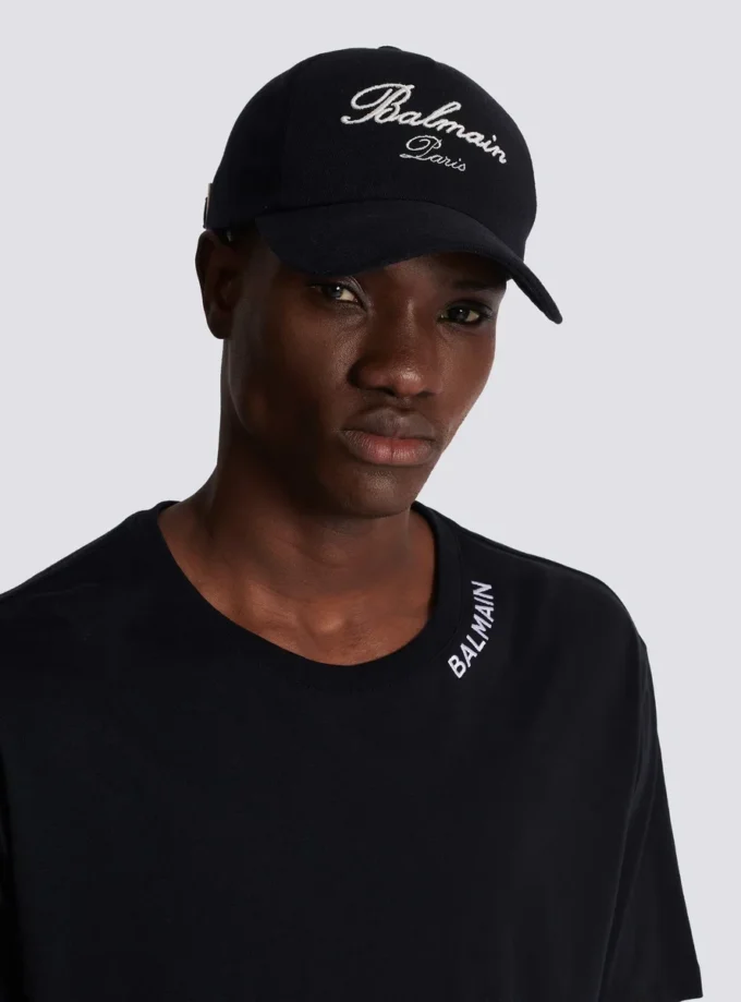 Baumwollkappe mit Balmain Signature-Stickerei Baumwollkappe mit Balmain Signature-Stickerei