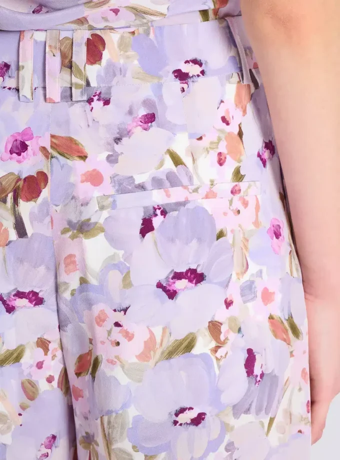 Bedruckte Hose mit Mohnblumenmuster Bedruckte Hose mit Mohnblumenmuster