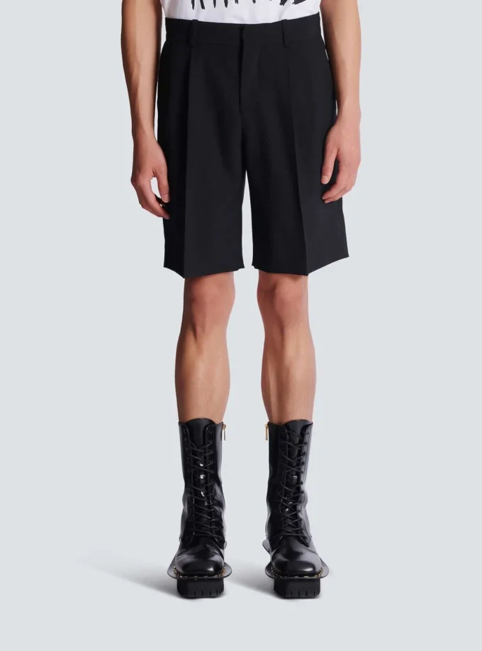 Bermudashorts aus Wolle mit Abnähern Bermudashorts aus Wolle mit Abnähern