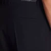 Bermudashorts aus Wolle mit Abnähern Bermudashorts aus Wolle mit Abnähern