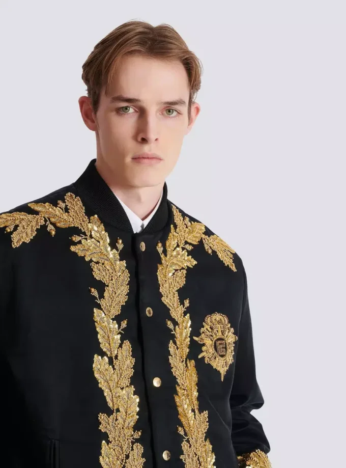 Bestickte Bomberjacke aus Cupro Bestickte Bomberjacke aus Cupro