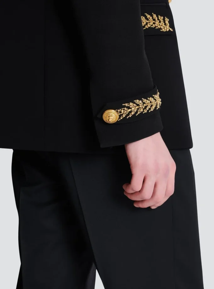 Bestickte Crêpe-Jacke Bestickte Crêpe-Jacke