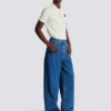 Blaue Jeans mit weitem Bein Blaue Jeans mit weitem Bein