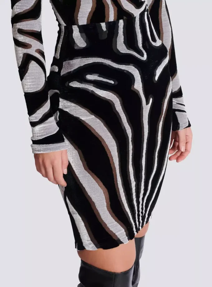 Bleistiftrock aus Samt mit Zebradruck Bleistiftrock aus Samt mit Zebradruck