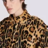 Bomberjacke aus Leder im Ponyfell-Stil mit Leopardenmuster Bomberjacke aus Leder im Ponyfell-Stil mit Leopardenmuster