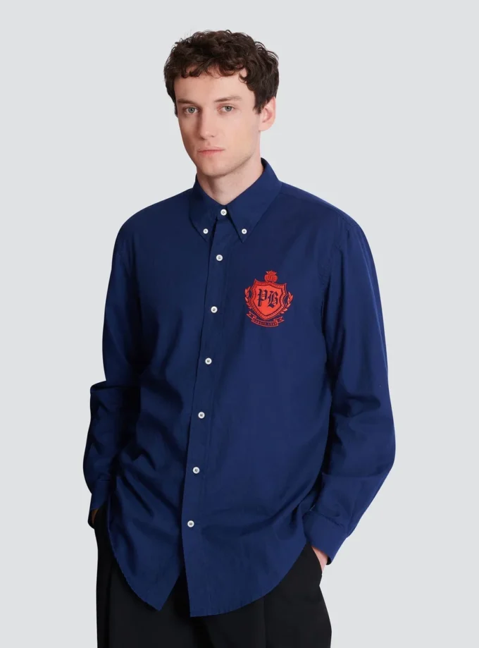 College Emblem Hemd aus Oxford-Baumwolle