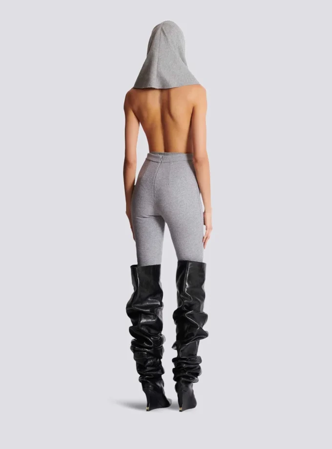 Drapierter Body mit Kapuze Drapierter Body mit Kapuze