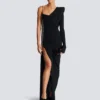 Drapiertes, asymmetrisches Kleid aus zwei Materialien Drapiertes, asymmetrisches Kleid aus zwei Materialien