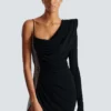 Drapiertes, asymmetrisches Kleid aus zwei Materialien Drapiertes, asymmetrisches Kleid aus zwei Materialien