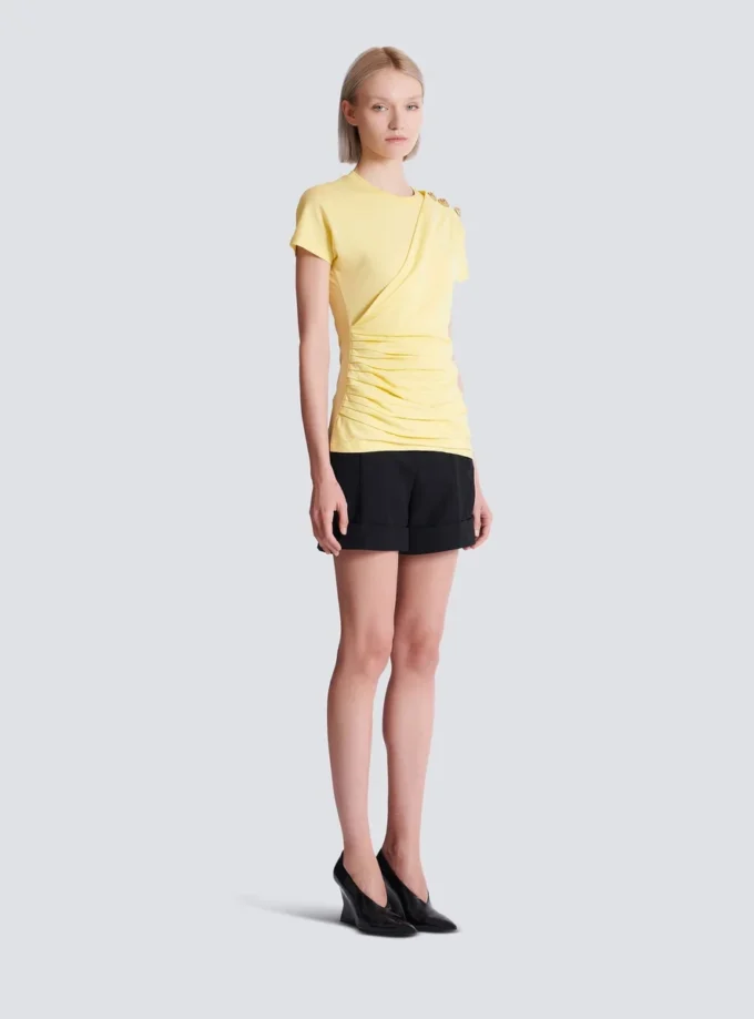 Drapiertes T-Shirt mit Knöpfen Drapiertes T-Shirt mit Knöpfen