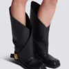 Flache Lederstiefel mit Twist Flache Lederstiefel mit Twist