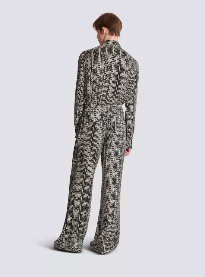 Fließende Hose mit Monogramm