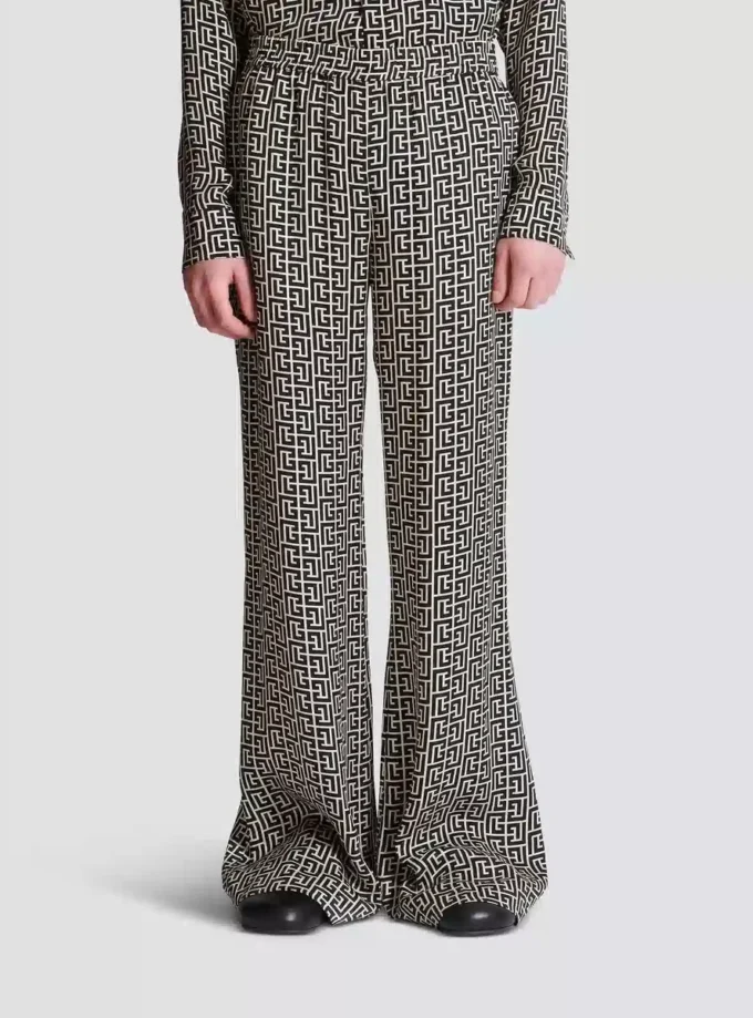 Fließende Hose mit Monogramm