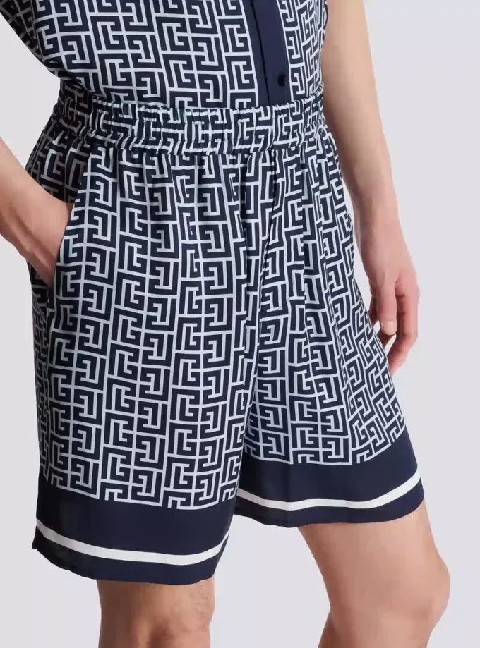 Fließende Shorts mit Monogramm Fließende Shorts mit Monogramm