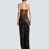 Fließendes Kleid mit Spaghettiträgern Fließendes Kleid mit Spaghettiträgern