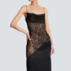 Fließendes Kleid mit Spaghettiträgern Fließendes Kleid mit Spaghettiträgern