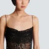 Fließendes Kleid mit Spaghettiträgern Fließendes Kleid mit Spaghettiträgern