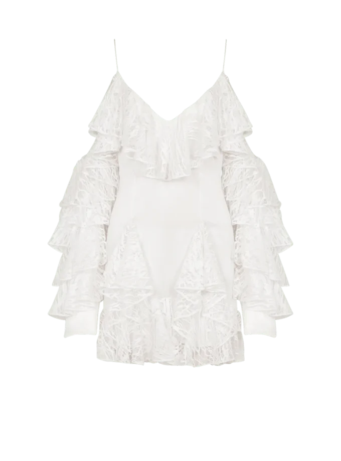 Fließendes Kleid mit Spitzenrüschen Fließendes Kleid mit Spitzenrüschen