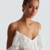 Fließendes Kleid mit Spitzenrüschen Fließendes Kleid mit Spitzenrüschen