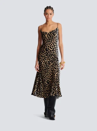 Fließendes Samtkleid mit Leopardenmuster