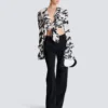 Geknotetes Crop-Shirt mit Rüschen und Liebesbrief-Print