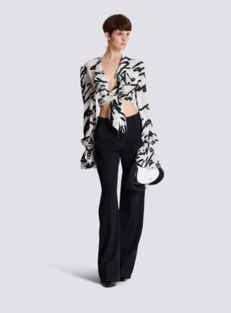 Geknotetes Crop-Shirt mit Rüschen und Liebesbrief-Print Geknotetes Crop-Shirt mit Rüschen und Liebesbrief-Print