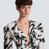 Geknotetes Crop-Shirt mit Rüschen und Liebesbrief-Print