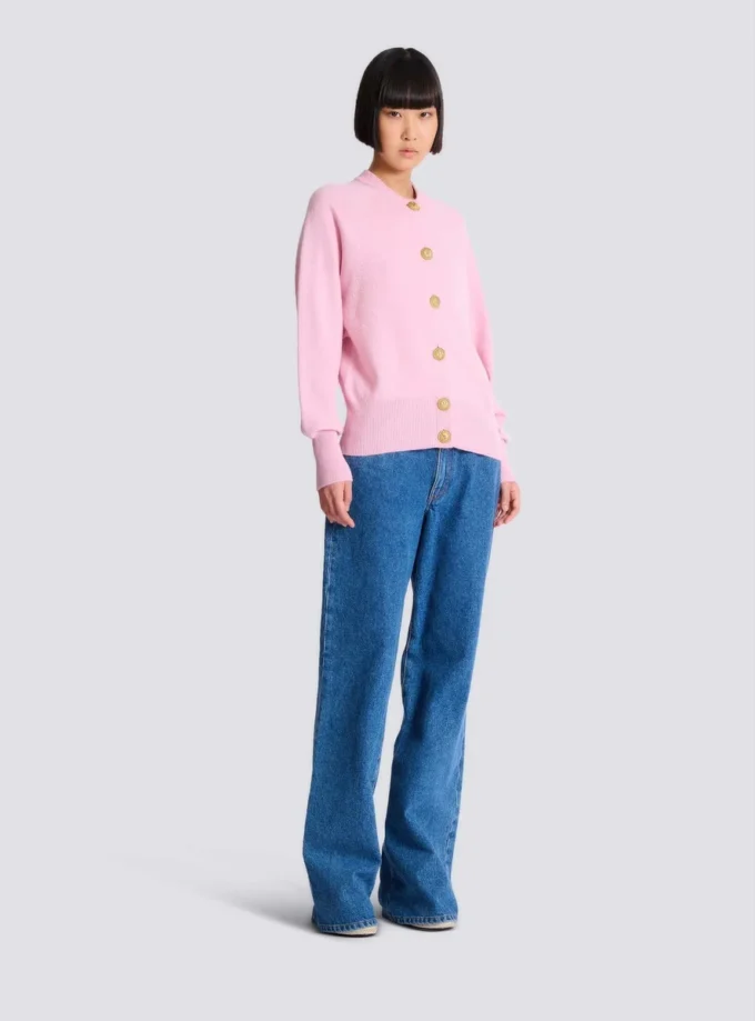 Geknöpfte Strickjacke aus Öko-Kaschmir Geknöpfte Strickjacke aus Öko-Kaschmir