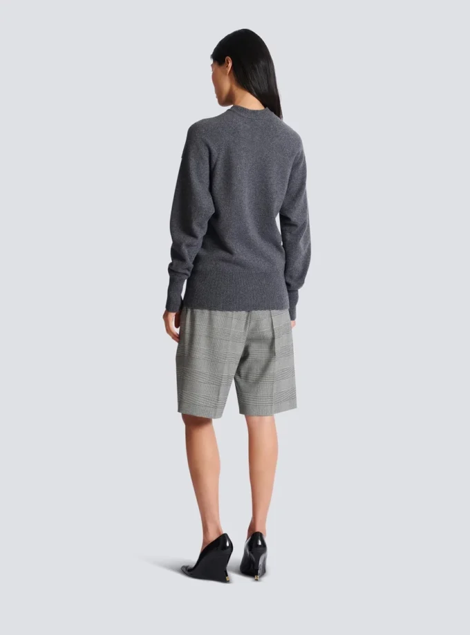 Geknöpfte Strickjacke aus Öko-Kaschmir Geknöpfte Strickjacke aus Öko-Kaschmir