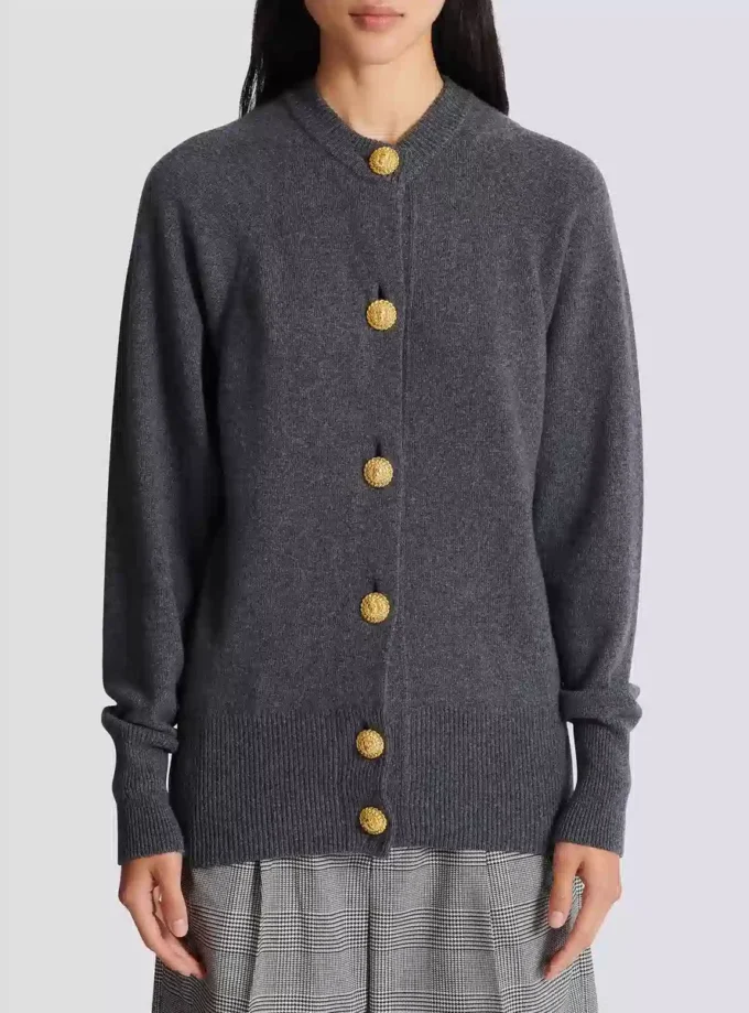 Geknöpfte Strickjacke aus Öko-Kaschmir Geknöpfte Strickjacke aus Öko-Kaschmir