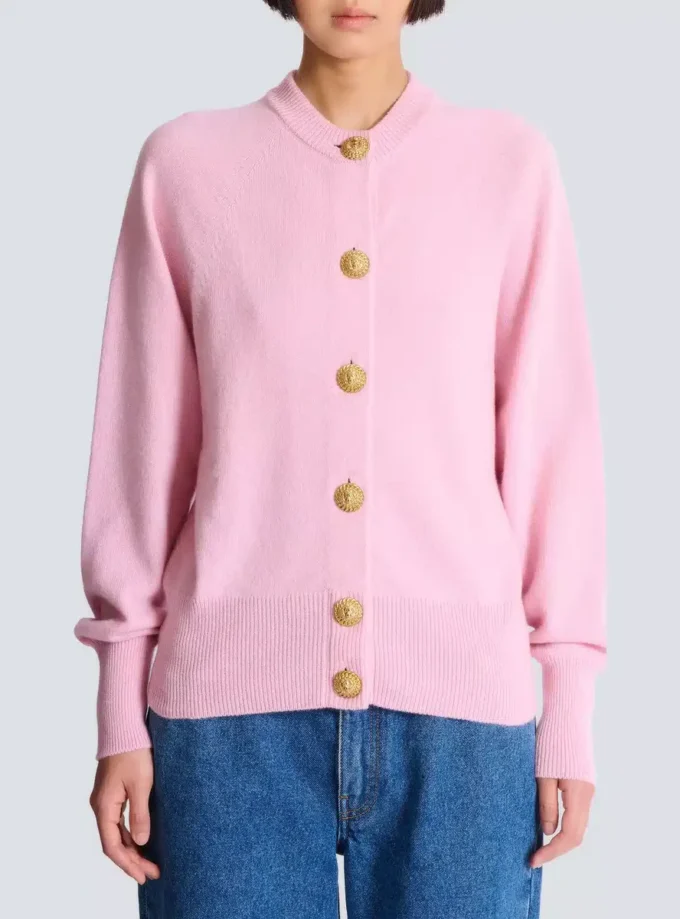 Geknöpfte Strickjacke aus Öko-Kaschmir Geknöpfte Strickjacke aus Öko-Kaschmir