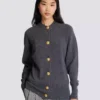 Geknöpfte Strickjacke aus Öko-Kaschmir Geknöpfte Strickjacke aus Öko-Kaschmir