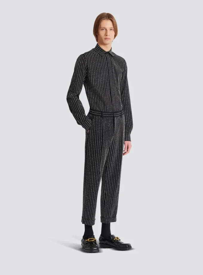 Gerade geschnittene Hose mit Kristallstreifen Gerade geschnittene Hose mit Kristallstreifen
