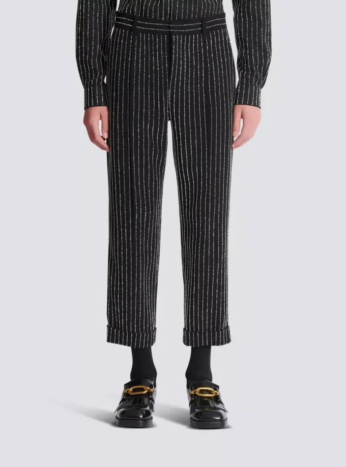 Gerade geschnittene Hose mit Kristallstreifen Gerade geschnittene Hose mit Kristallstreifen