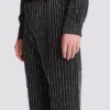 Gerade geschnittene Hose mit Kristallstreifen Gerade geschnittene Hose mit Kristallstreifen
