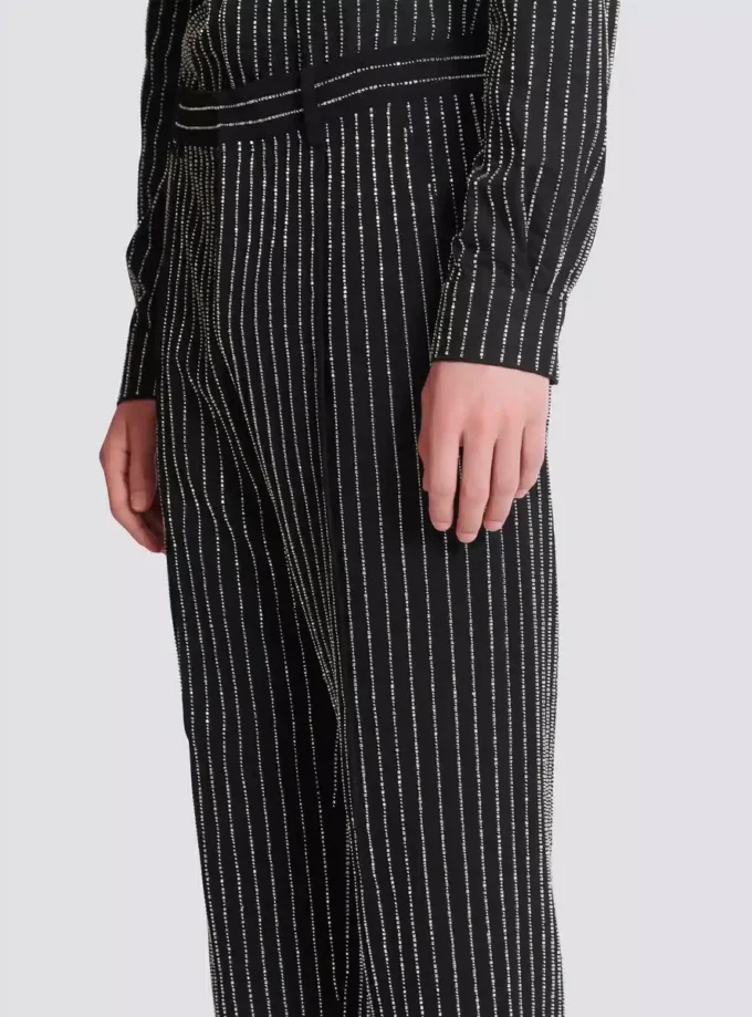 Gerade geschnittene Hose mit Kristallstreifen Gerade geschnittene Hose mit Kristallstreifen