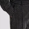 Gerade geschnittene Hose mit Kristallstreifen Gerade geschnittene Hose mit Kristallstreifen