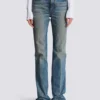 Gerade geschnittene Jeans aus verwaschenem Denim Gerade geschnittene Jeans aus verwaschenem Denim