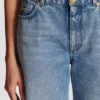 Gerade geschnittene Jeans aus verwaschenem Denim Gerade geschnittene Jeans aus verwaschenem Denim