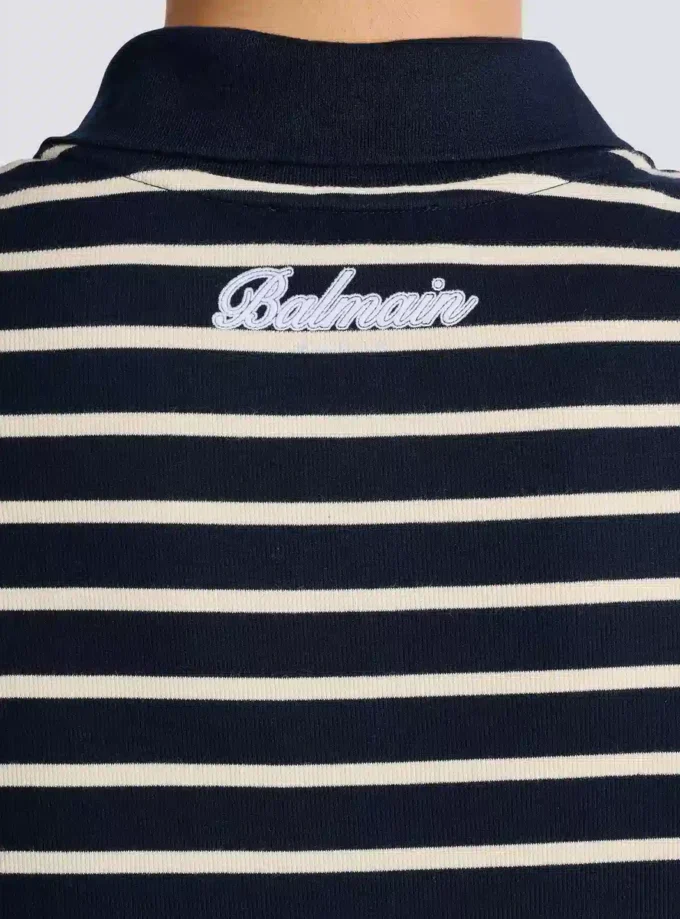 Gestreiftes Polohemd mit College-Emblem Gestreiftes Polohemd mit College-Emblem